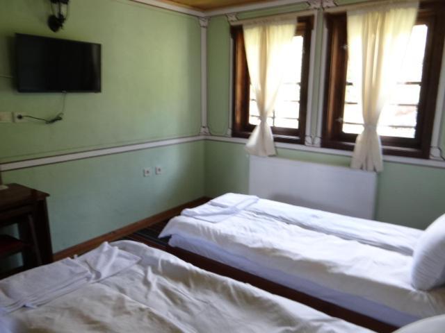 Недкова Къща Hotel โคปริฟชทิทซา ภายนอก รูปภาพ