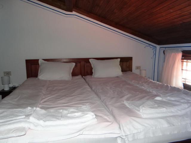 Недкова Къща Hotel โคปริฟชทิทซา ภายนอก รูปภาพ