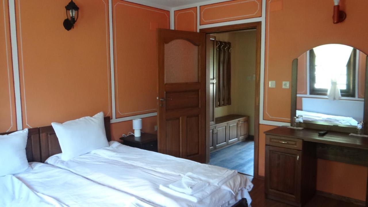 Недкова Къща Hotel โคปริฟชทิทซา ภายนอก รูปภาพ
