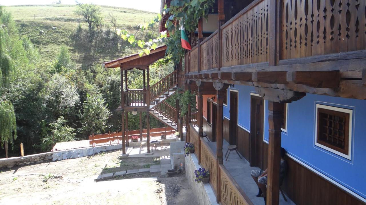 Недкова Къща Hotel โคปริฟชทิทซา ภายนอก รูปภาพ
