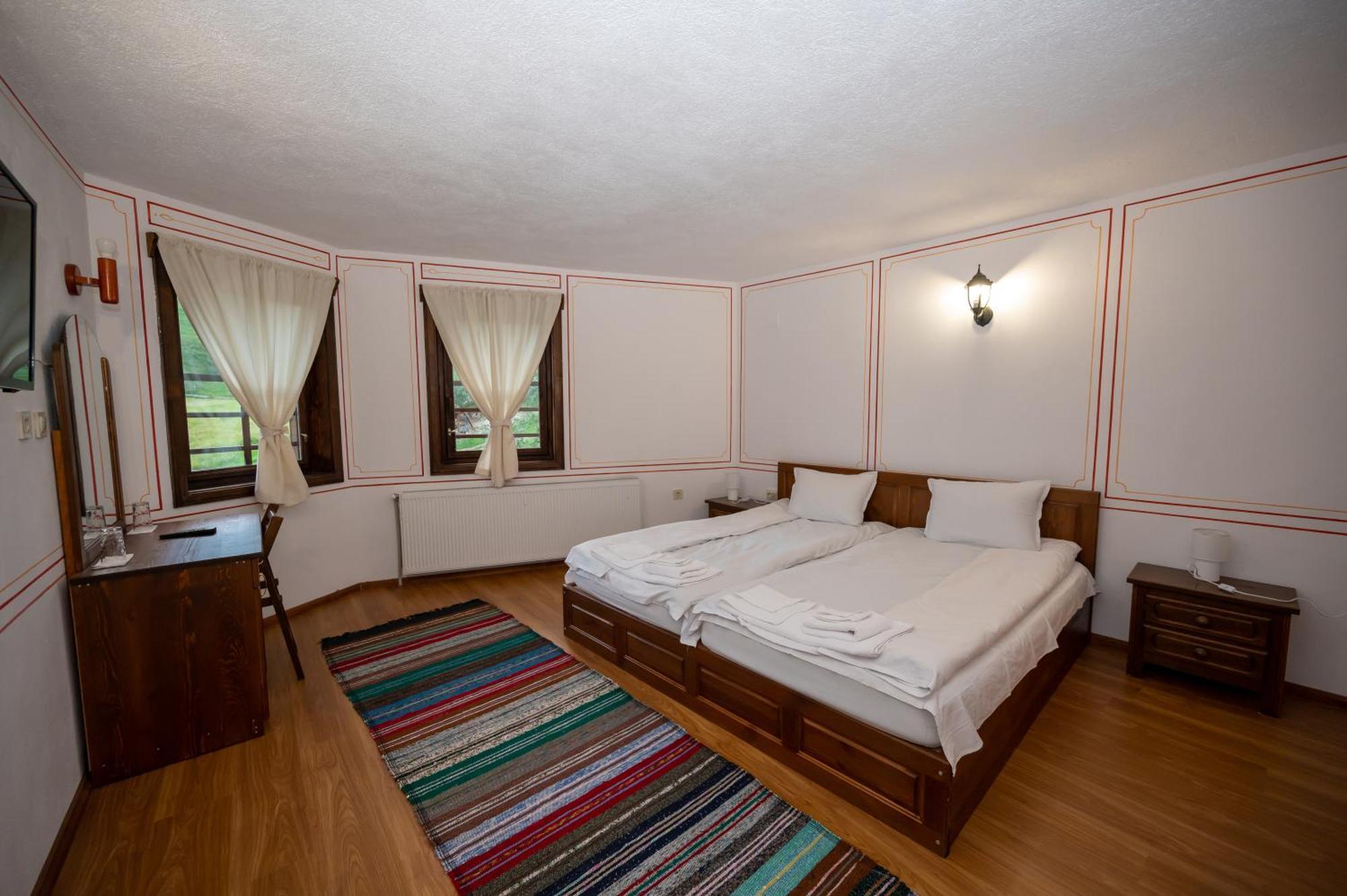 Недкова Къща Hotel โคปริฟชทิทซา ภายนอก รูปภาพ