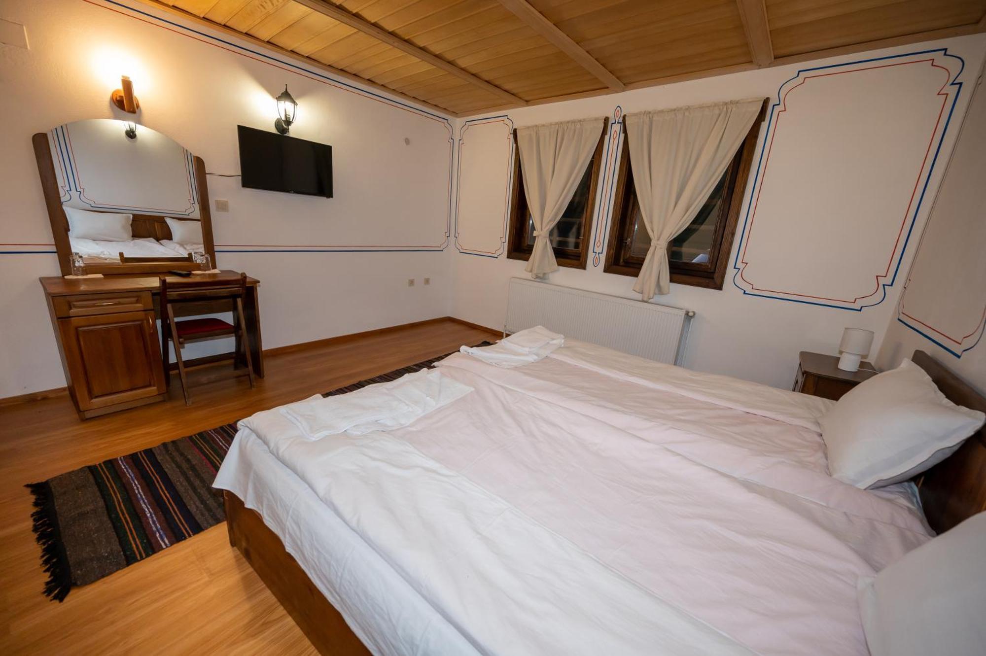 Недкова Къща Hotel โคปริฟชทิทซา ภายนอก รูปภาพ