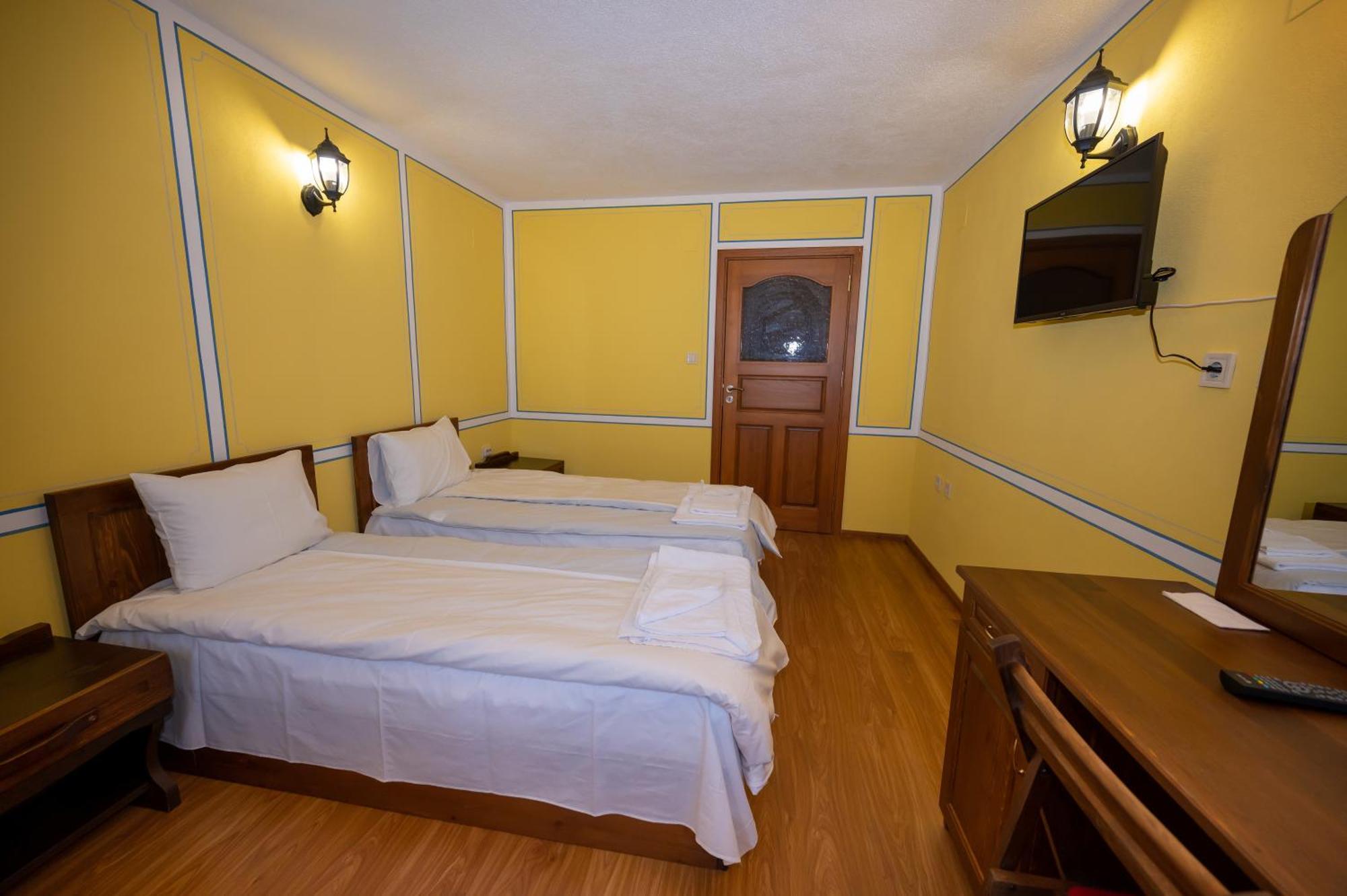 Недкова Къща Hotel โคปริฟชทิทซา ภายนอก รูปภาพ