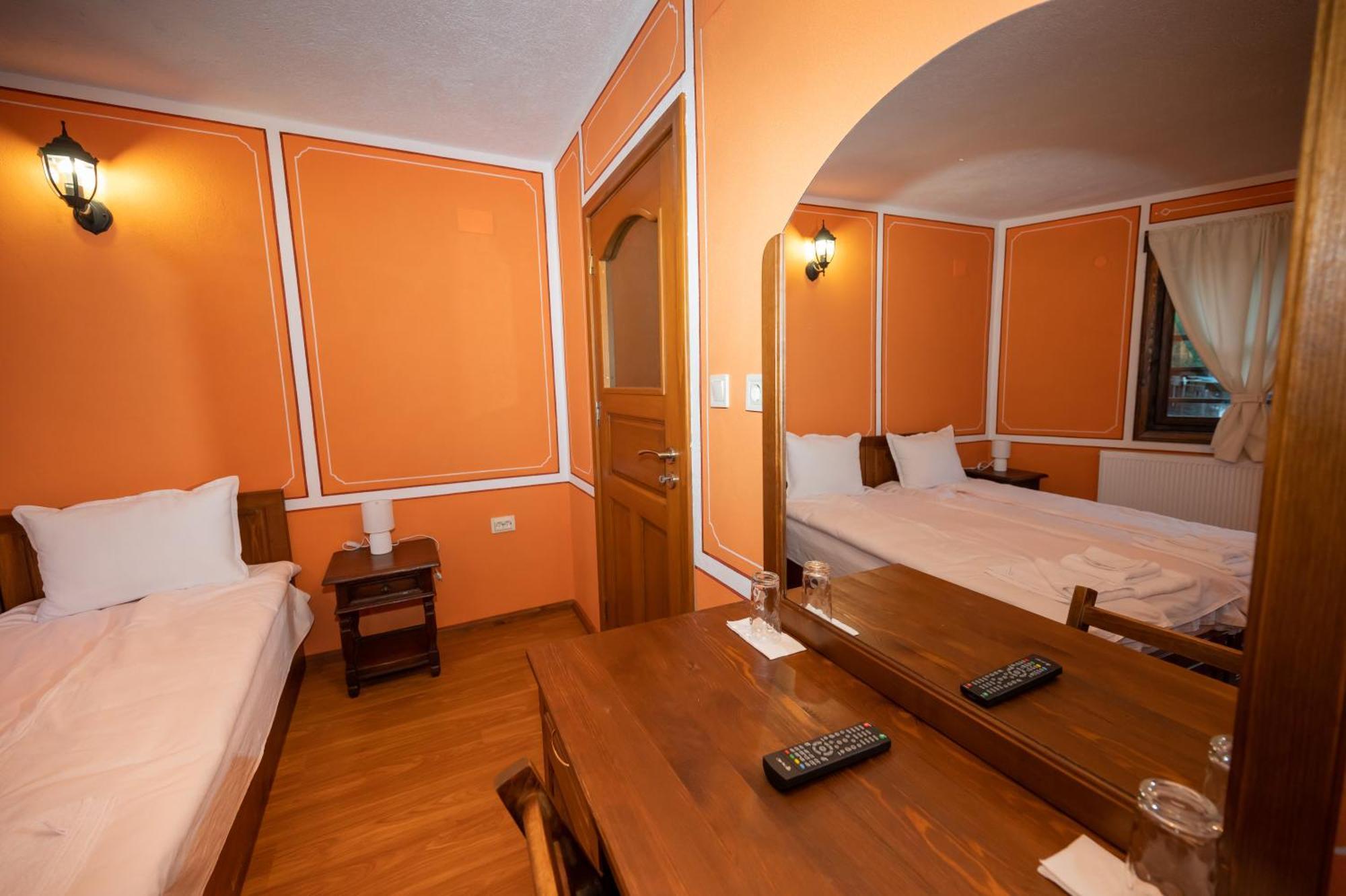 Недкова Къща Hotel โคปริฟชทิทซา ภายนอก รูปภาพ
