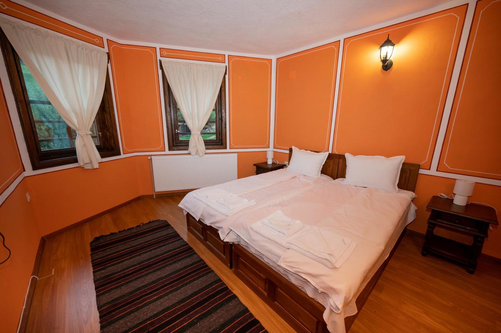 Недкова Къща Hotel โคปริฟชทิทซา ภายนอก รูปภาพ